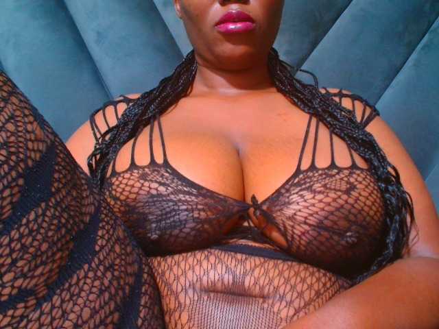 CURVEBABY live cam on BongaCams