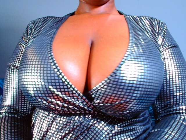 CURVEBABY live cam on BongaCams