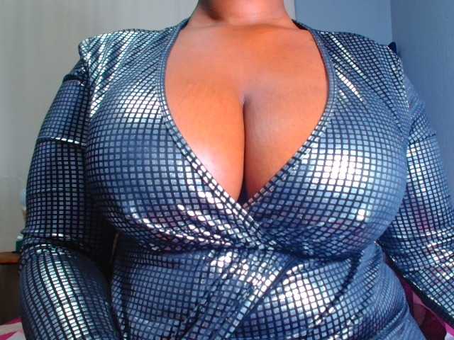CURVEBABY live cam on BongaCams