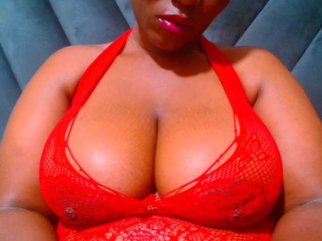 CURVEBABY live cam on BongaCams