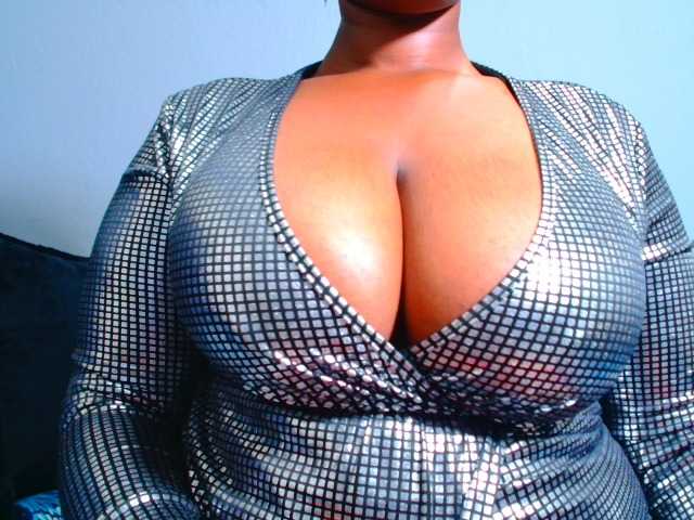 CURVEBABY live cam on BongaCams