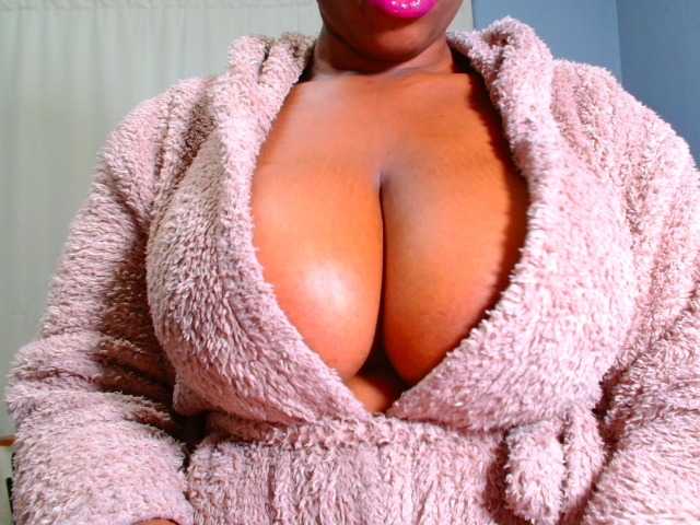 CURVEBABY live cam on BongaCams