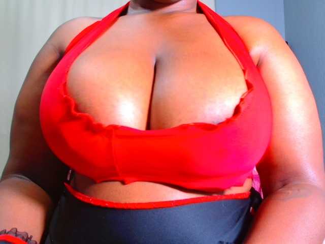 CURVEBABY live cam on BongaCams