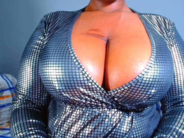 CURVEBABY live cam on BongaCams
