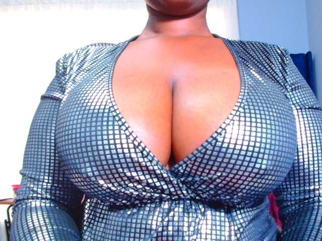 CURVEBABY live cam on BongaCams