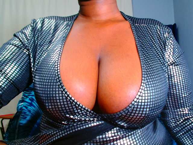 CURVEBABY live cam on BongaCams