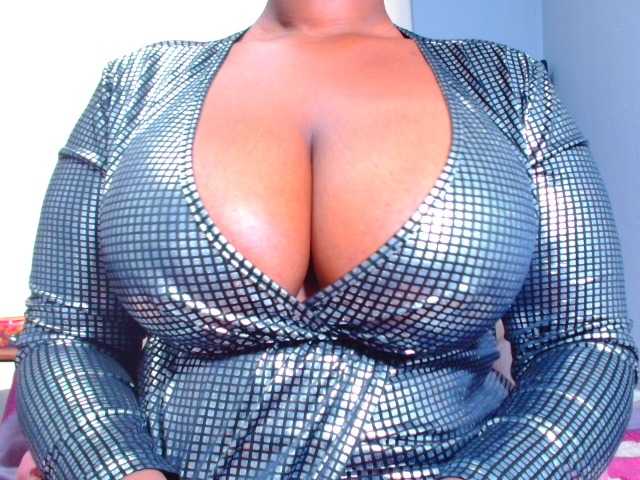 CURVEBABY live cam on BongaCams