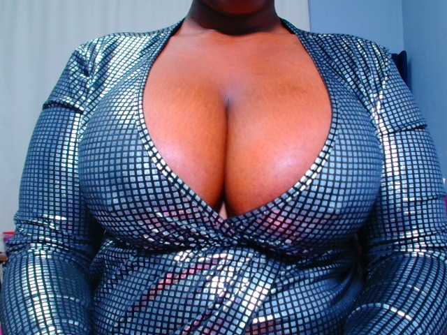 CURVEBABY live cam on BongaCams