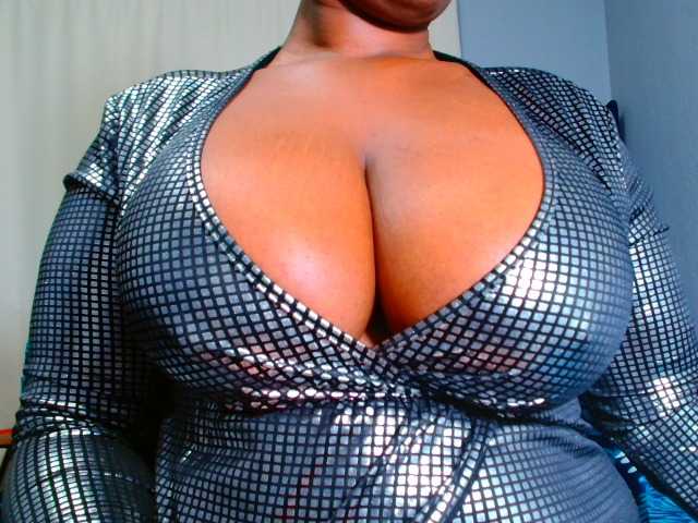 CURVEBABY live cam on BongaCams