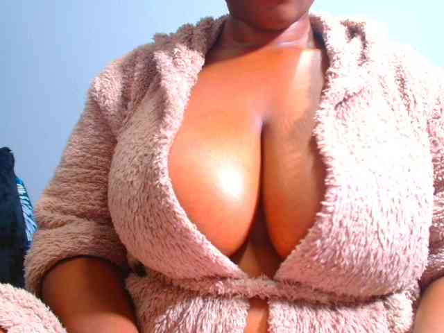 CURVEBABY webcam