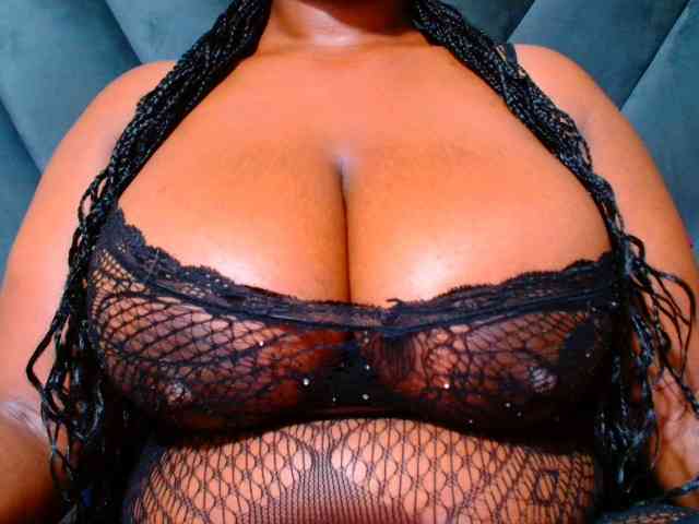 CURVEBABY webcam