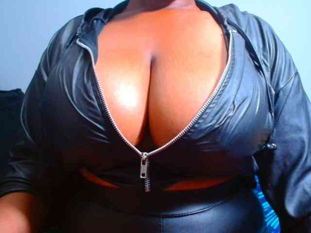 CURVEBABY webcam