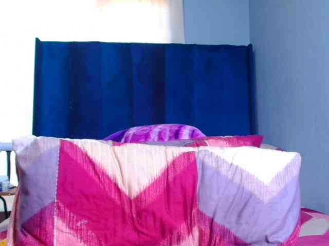CURVEBABY webcam