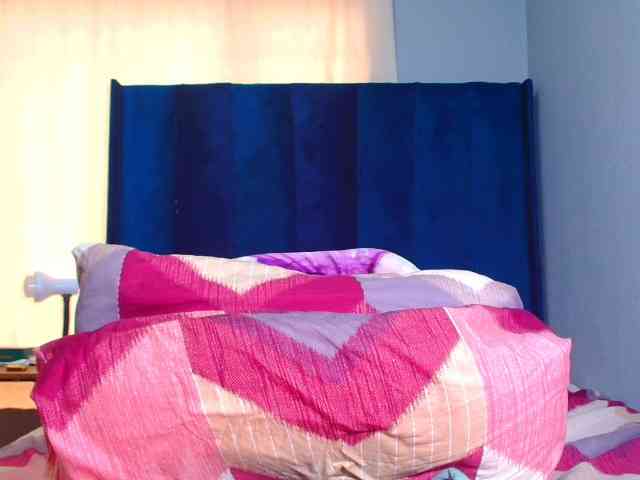 CURVEBABY webcam