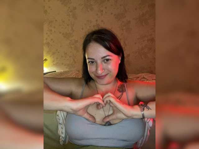 Nadiaaa live cam on BongaCams