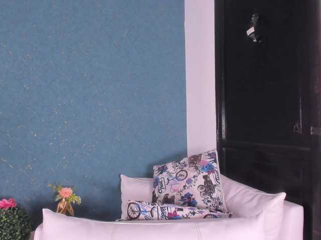 MilaSaenz — live female cam