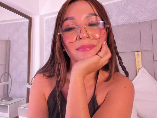 MilaSaenz live cam on BongaCams