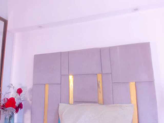 MilaSaenz live cam on BongaCams