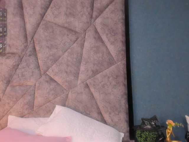 MilaSaenz live cam on BongaCams