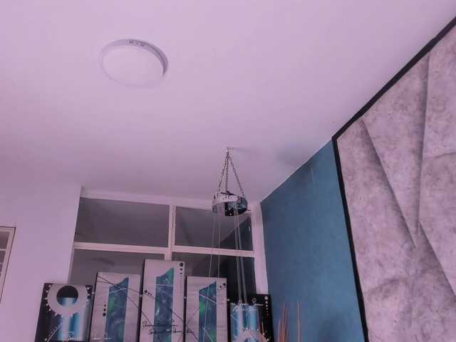 MilaSaenz live cam preview