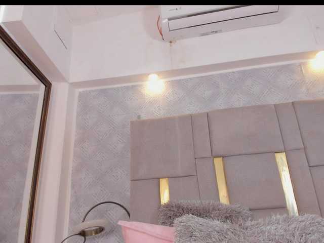 MilaSaenz live cam on BongaCams