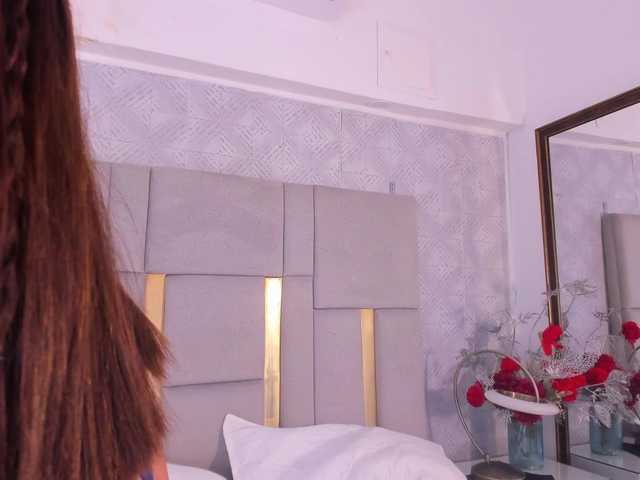 MilaSaenz live cam on BongaCams