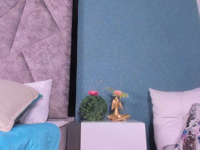 MilaSaenz live cam preview