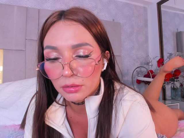 MilaSaenz live cam on BongaCams