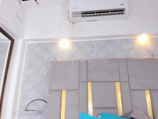MilaSaenz live cam on BongaCams