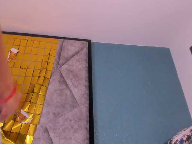 MilaSaenz live cam preview