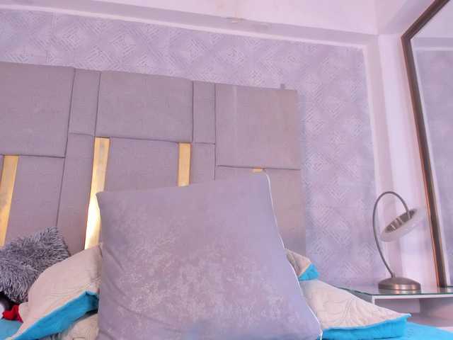 MilaSaenz live cam on BongaCams