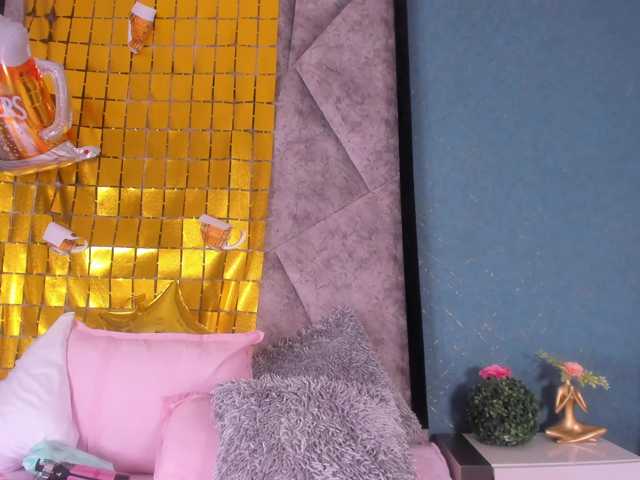 MilaSaenz live cam on BongaCams
