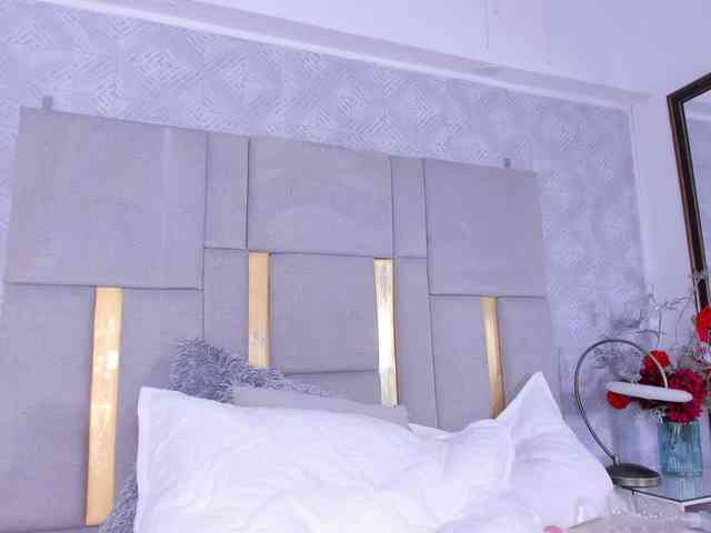 MilaSaenz webcam