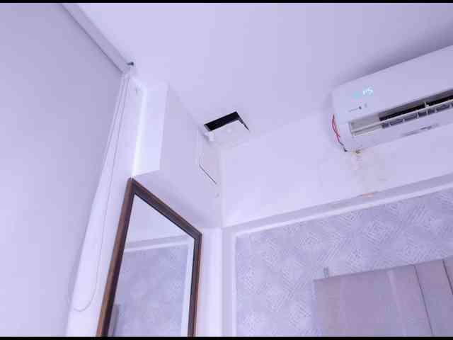 MilaSaenz webcam