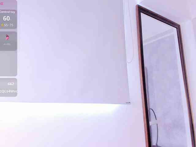 MilaSaenz webcam
