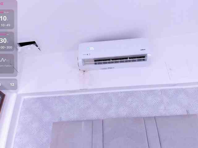 MilaSaenz webcam