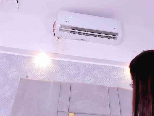 MilaSaenz webcam