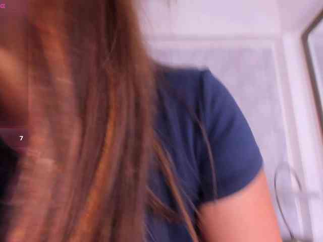 MilaSaenz webcam