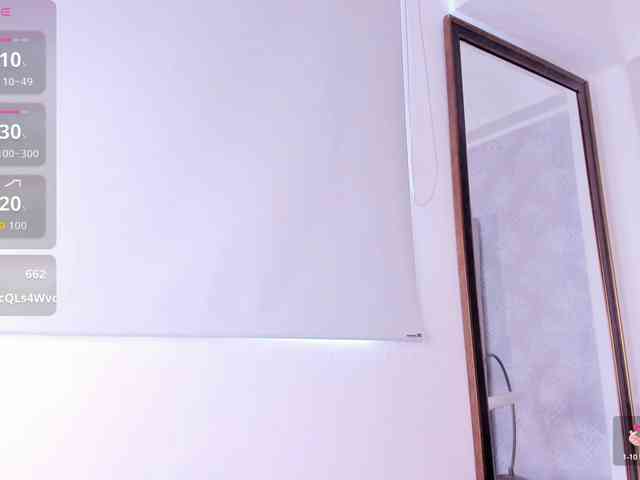 MilaSaenz webcam