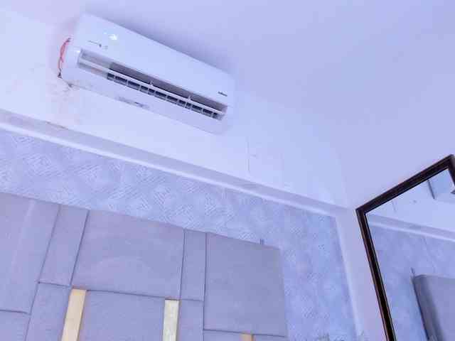 MilaSaenz webcam