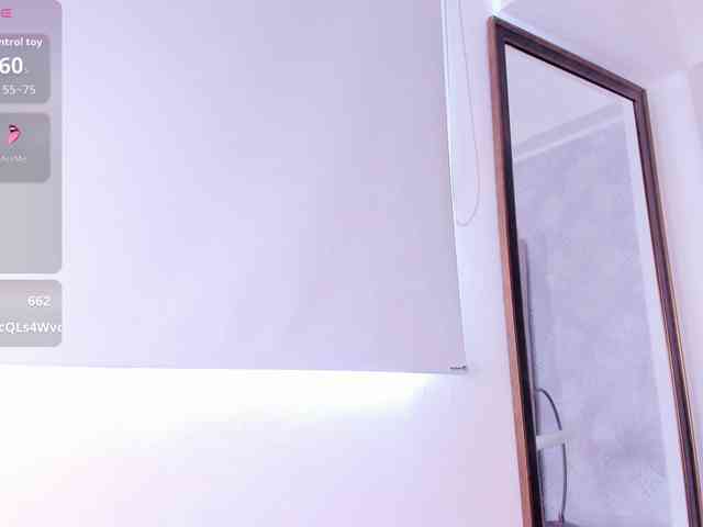 MilaSaenz webcam