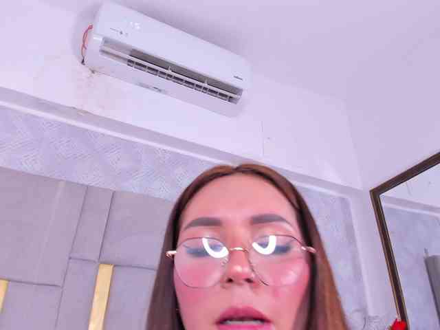 MilaSaenz Live Webcam on BongaCams