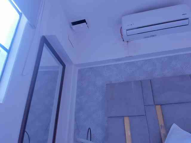 MilaSaenz webcam