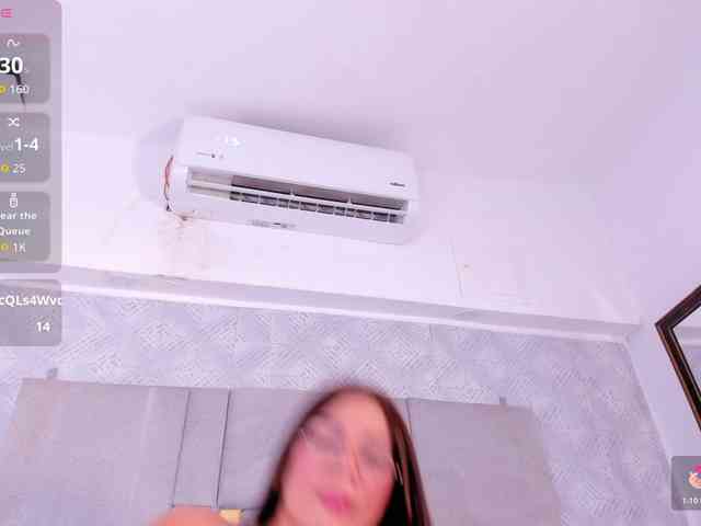 MilaSaenz webcam