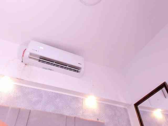 MilaSaenz webcam