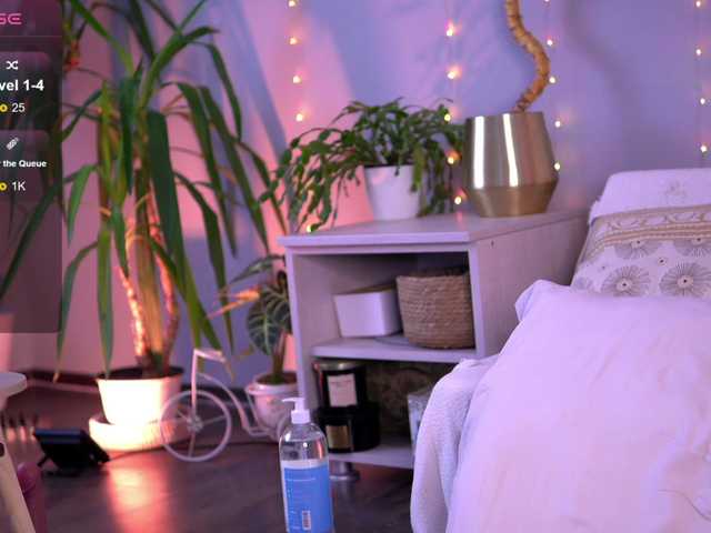 PureEllie live cam on BongaCams