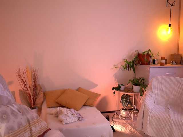 PureEllie live cam on BongaCams