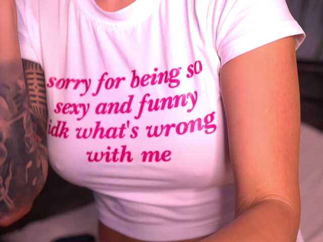 PureEllie live cam on BongaCams