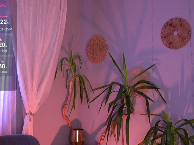 PureEllie live cam on BongaCams