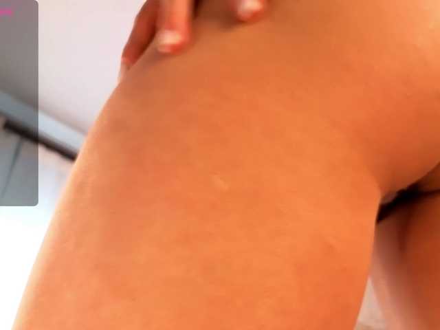 PureEllie's BongaCams show and profile